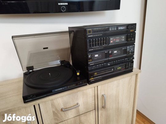 Universum magnó erősítő CD bakelit lemezjátszó (hangszedő é tű nélkül)