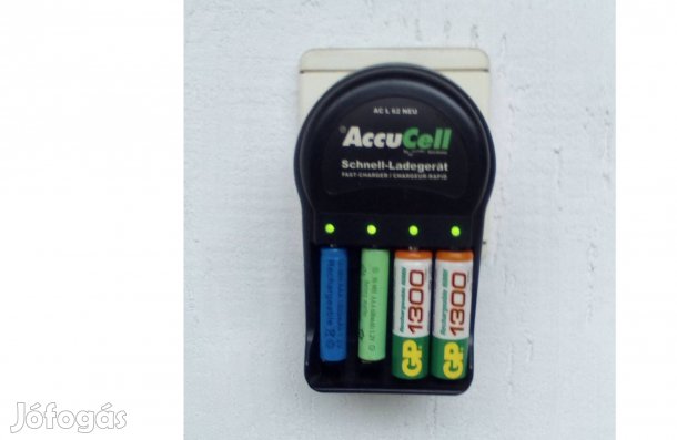 Univerzális Akkumulátor töltő AA / AAA