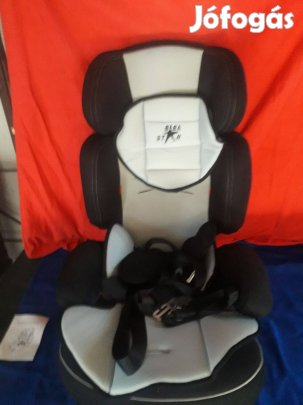 Univerzális Gyerekülés Autóba