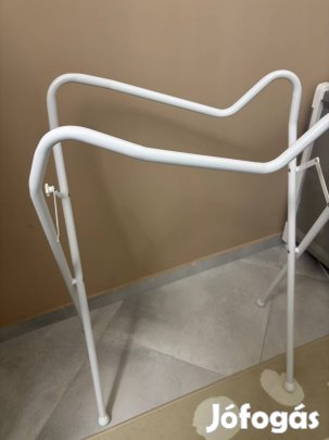 Univerzális babakád állvány