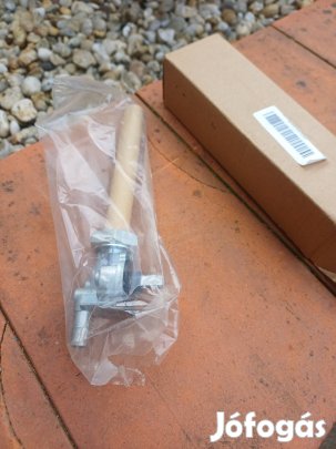 Univerzális benzincsap motorhoz.