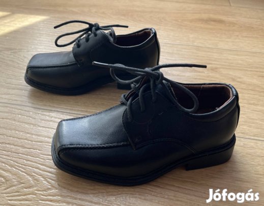 Ünneplő kisgyerek cipő