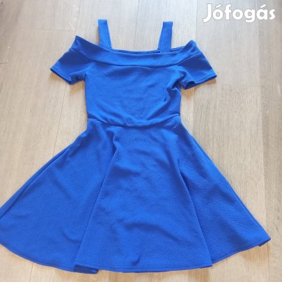 Ünneplő ruha. 140.