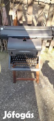 Urania nagykocsis írógép