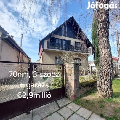 Uránvárosi 2 lakásos ház alsó szintje eladó!
