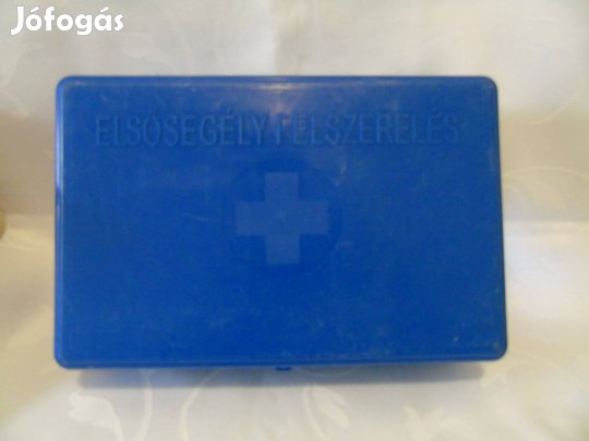 Üres Kék színű műanyag dombornyomott elsősegély felszerelés doboz