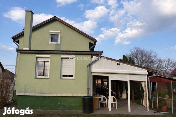 Úrii 122 nm-es ház eladó