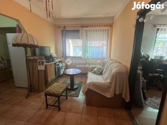 Úrii eladó 77 nm-es ház