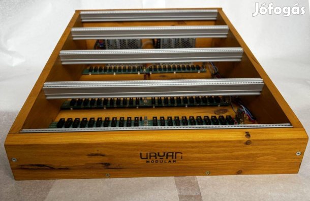 Uryan Eurorack case - 12U / 84HP