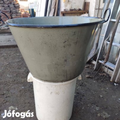 Üst,nagyméretű bogrács