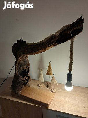 Úszadék fából készült asztali lámpa