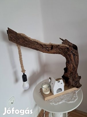 Úszadék fából készült asztali lámpa