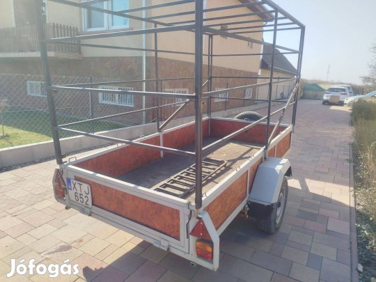 Utánfutó 500kg-os 2,5x1,25 m laprugós, lengéscsillapítós, erős kivitel