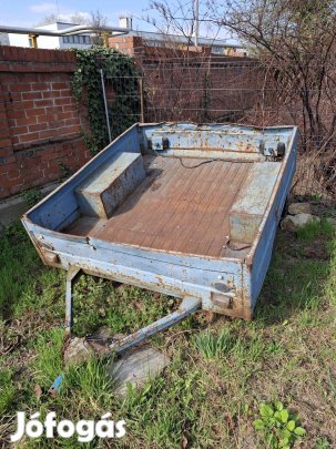 Utánfutó eladó papírok nélkül