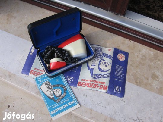 Utazáshoz orosz elektromos borotva