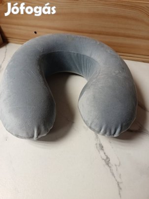 Utazó nyakpárna memóriahabbal,