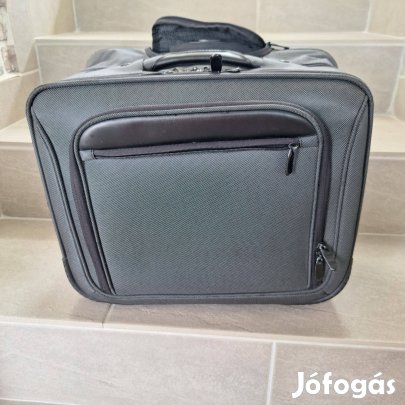 Útazó táska. Kézi pogyász