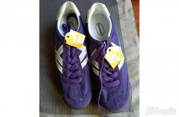 Utcai - sport cipő újszerű 40 es 26CM harmad áron Sok Mást Is Hirdete