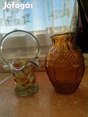 Üveg-, fa és kerámia vázák