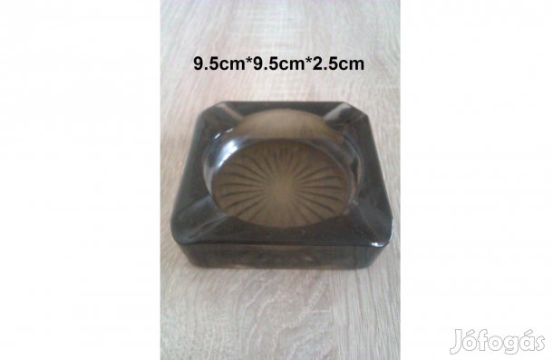 Üveg barna hamutál 9, 5*9, 5*2, 5 cm átmérőjű eladó!