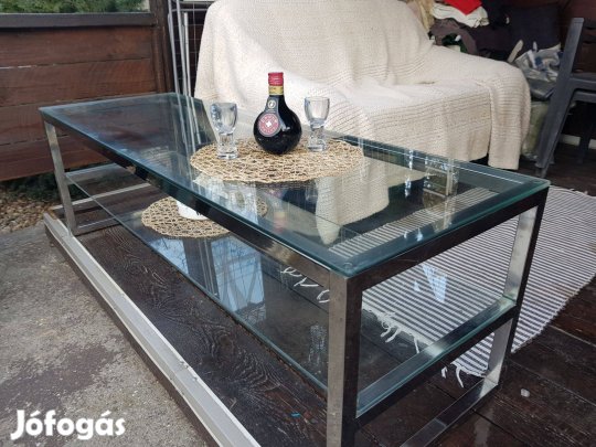 Üveg dohányzó asztal