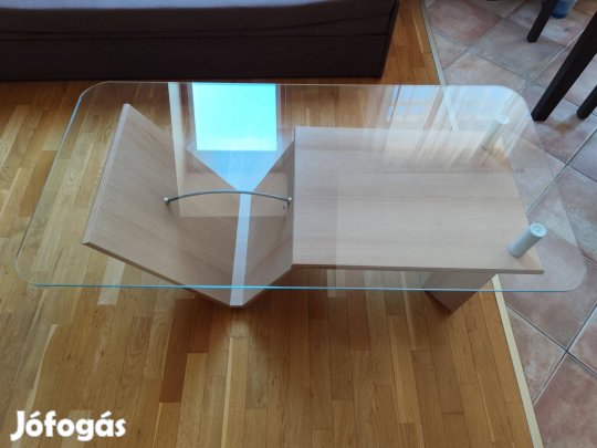 Üveg dohányzóasztal