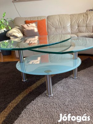 Üveg dohányzóasztal