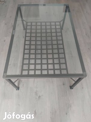 Üveg dohányzóasztal