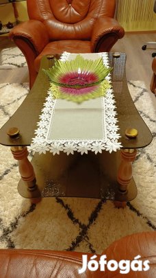 Üveg dohányzóasztal