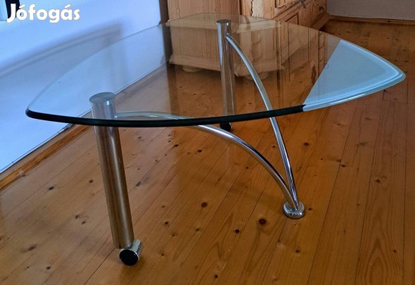 Üveg dohányzóasztal