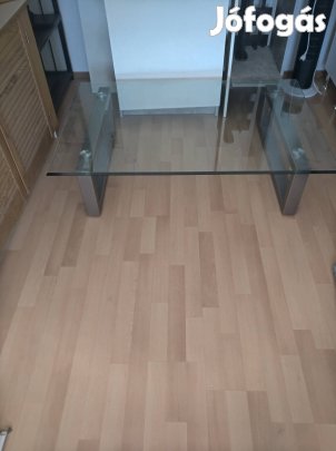 Üveg dohányzóasztal eladó szép állapotban 