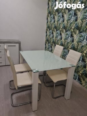 Üveg ebédlőasztal 4 db székkel