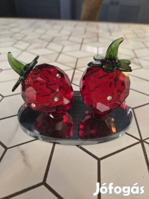 Üveg eper dísztárgy