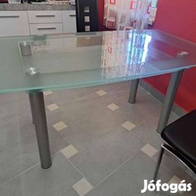 Üveg étkezőasztal