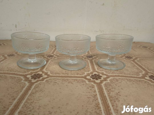 Üveg fagylaltserlegek