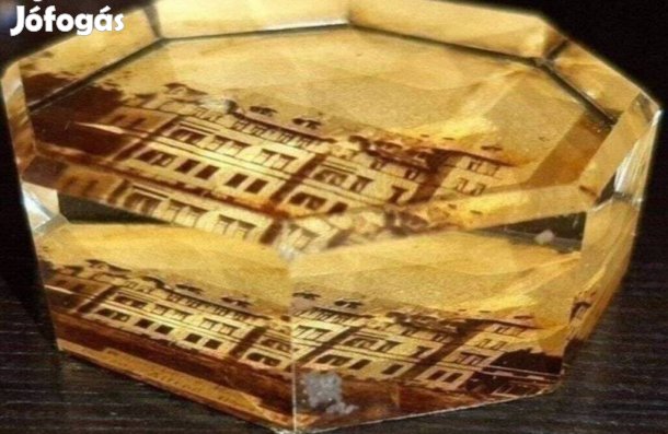 Üveg levélnehezék