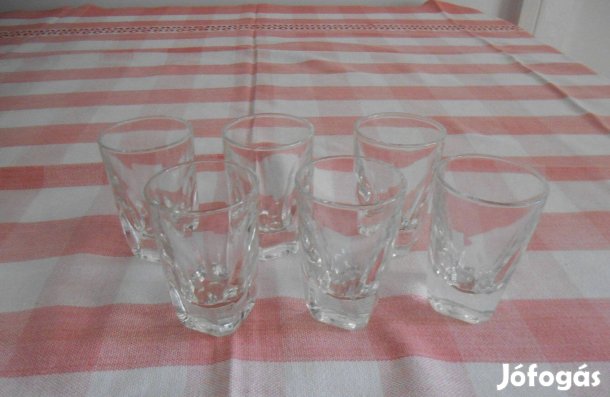 Üveg pálinkás kupicák