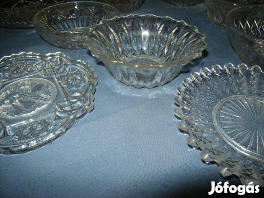 Üveg süteményes kistányérok, kompótos kis tálkák