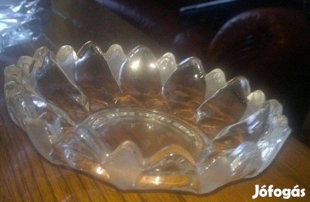 Üveg süteményes tál kistányérokkal eladó