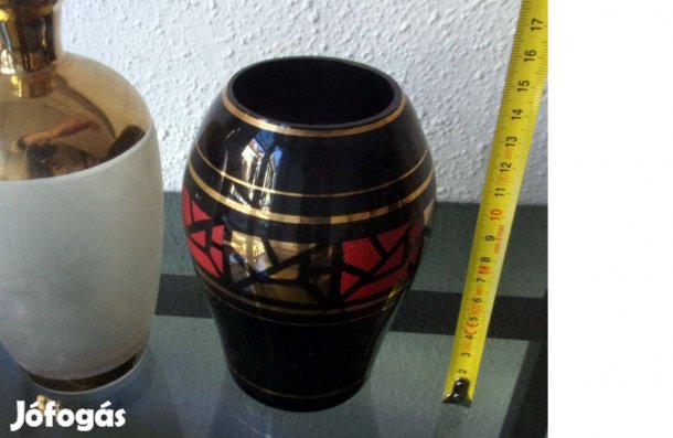 Üveg váza Újpest központ közelében