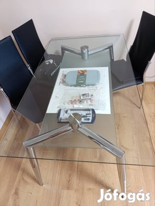 Üvegasztal 75x80x140 méretben eladó