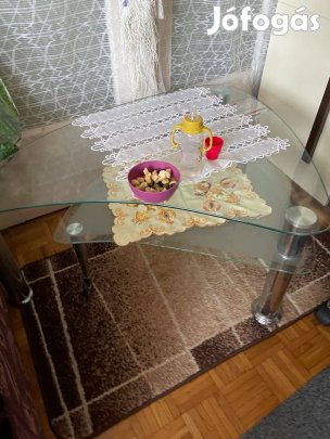 Üvegasztal eladó