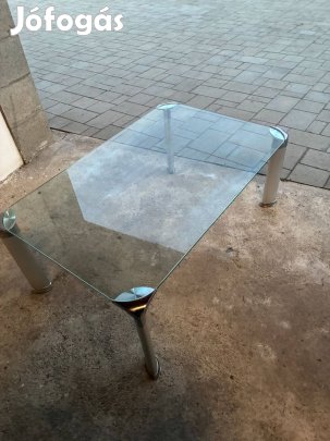 Üvegasztal normál állapotú