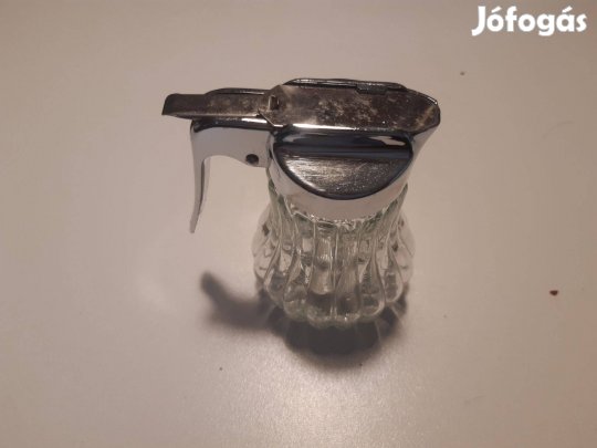 Üvegből készült méz adagoló