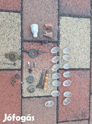 Üvegdísz és egyéb régiségek