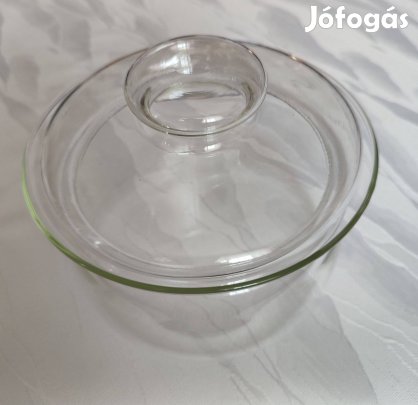 Üvegedény fedővel