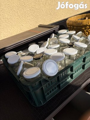 Üvegek, befőt, konyha