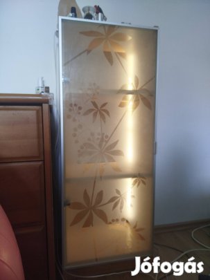 Üveges bár szekrény eladó. 