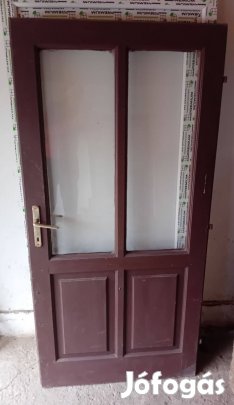 Üveges fa bejárati ajtó!