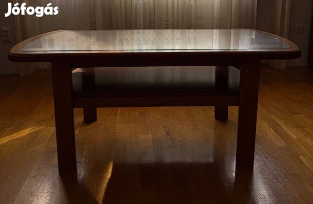 Üveges fa dohányzóasztal